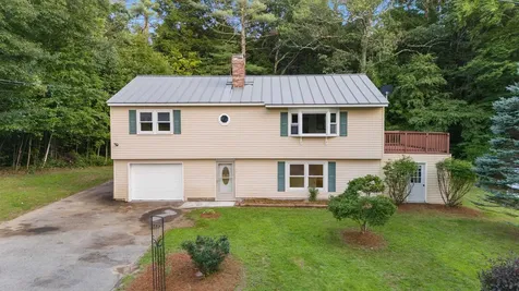 28 Hollings Drive Webster NH 03303