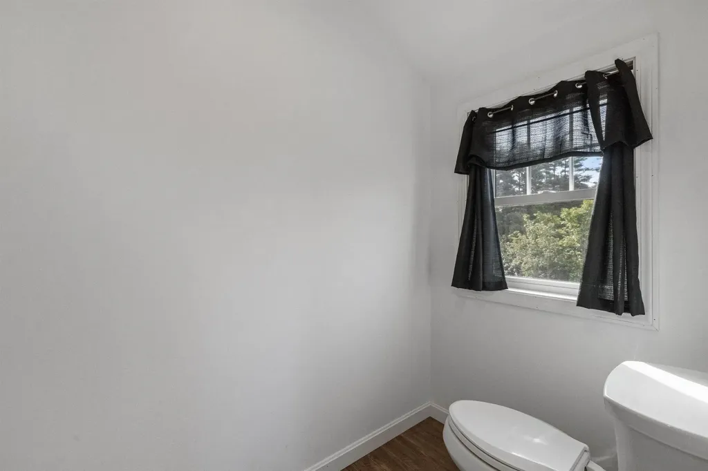 12 Lottie Lane Chichester NH 03258