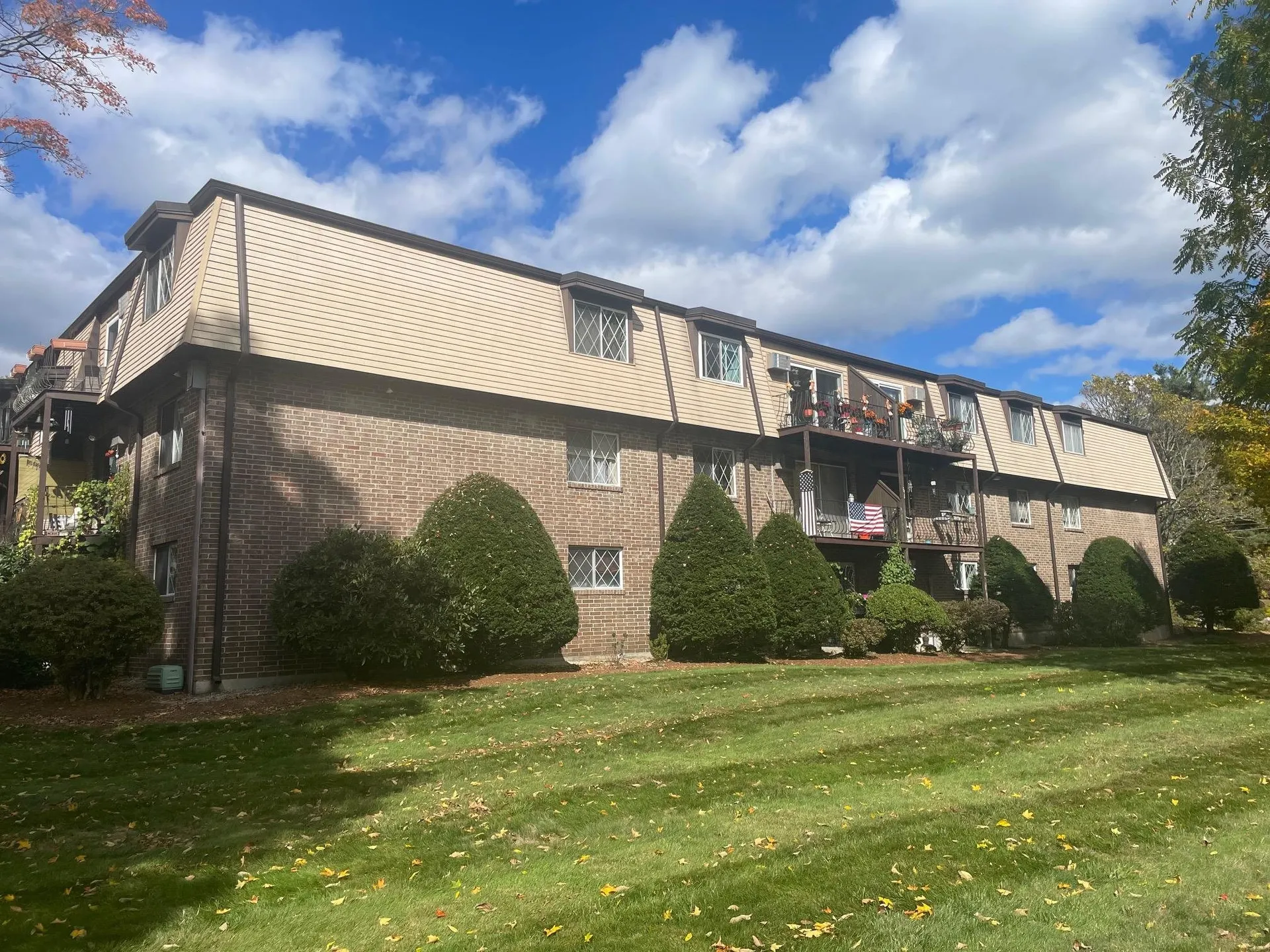 2 Silvestri Circle Derry NH 03038