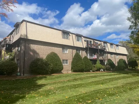 2 Silvestri Circle Derry NH 03038