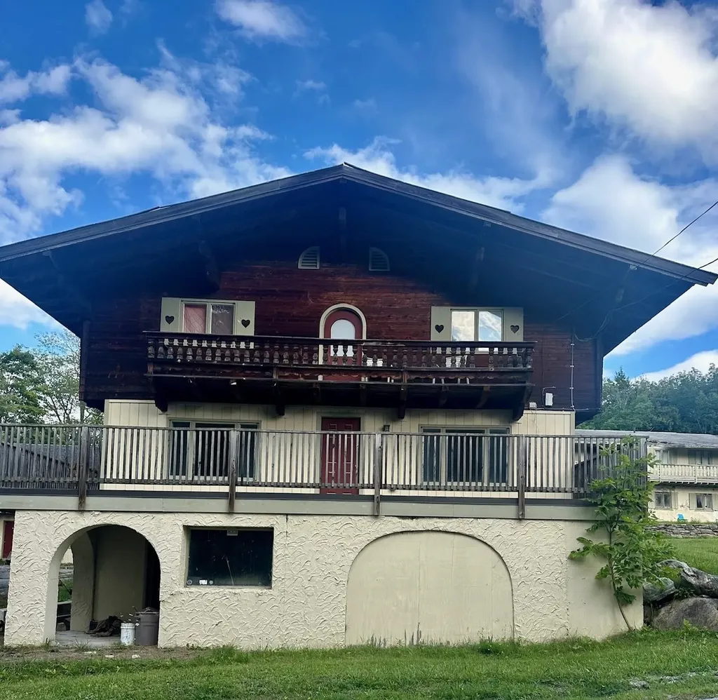 393 & 441 Magic Mountain Access Road Londonderry VT 05155