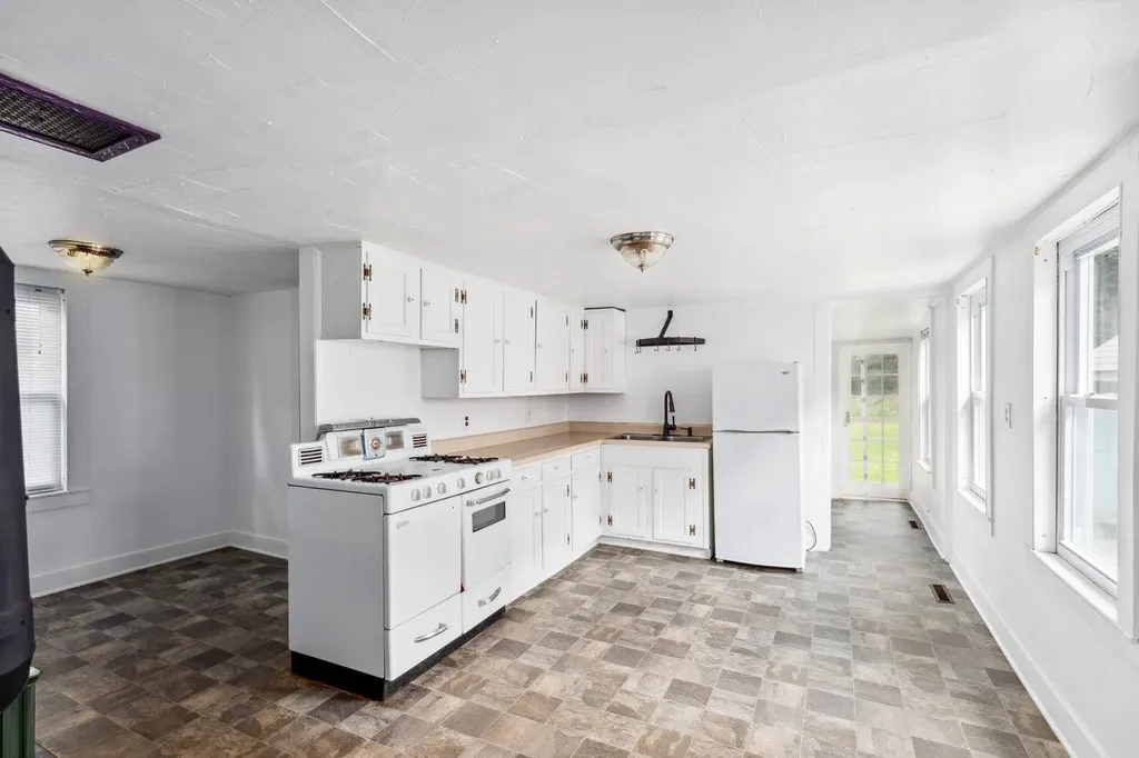 327 Union Street Peterborough NH 03458