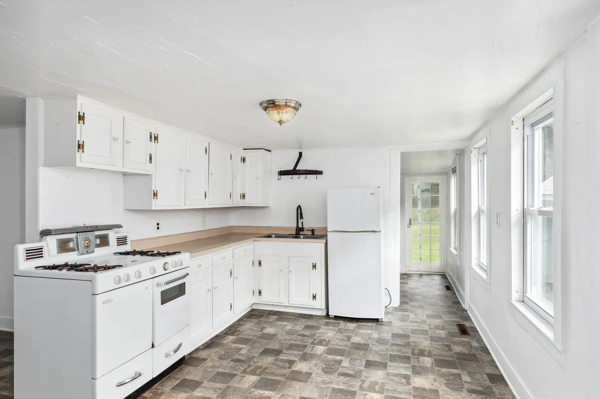 327 Union Street Peterborough NH 03458
