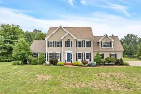 15 Hunt Road Kingston NH 03848