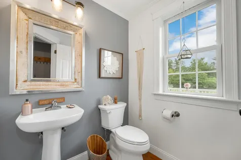 15 Hunt Road Kingston NH 03848