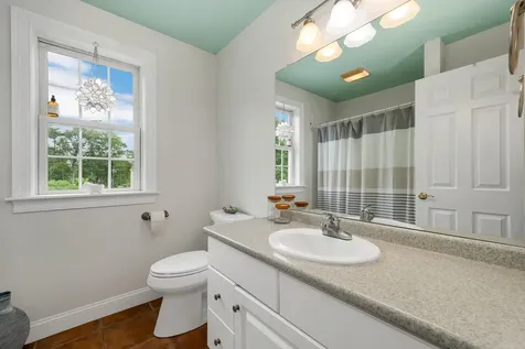 15 Hunt Road Kingston NH 03848