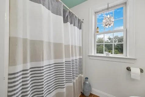 15 Hunt Road Kingston NH 03848