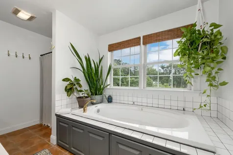 15 Hunt Road Kingston NH 03848