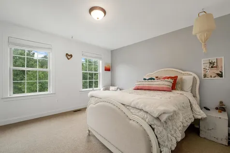 15 Hunt Road Kingston NH 03848