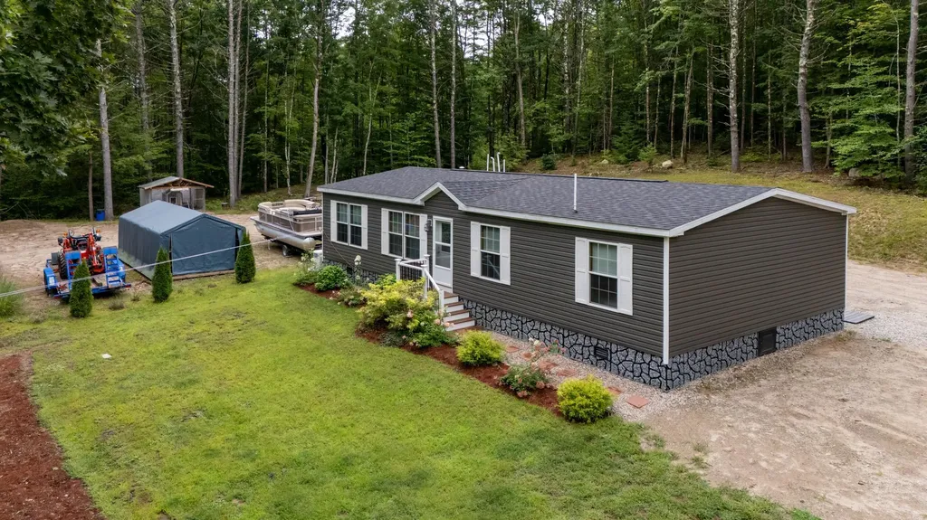 117 Riverwood Circle Effingham NH 03882