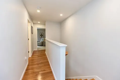 235 Woodview Way Manchester NH 03102