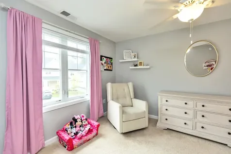 235 Woodview Way Manchester NH 03102