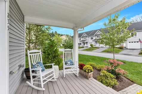 235 Woodview Way Manchester NH 03102