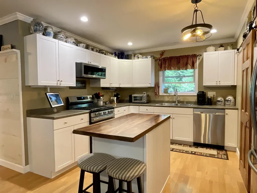 46 Cider Mill Road Canaan NH 03741