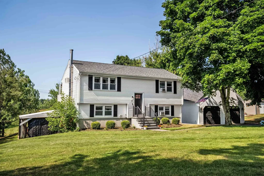 40 Old Auburn Road Derry NH 03038