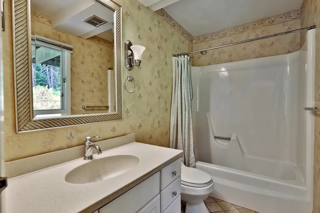 121 Jenny Pond Road Pittsfield VT 05762