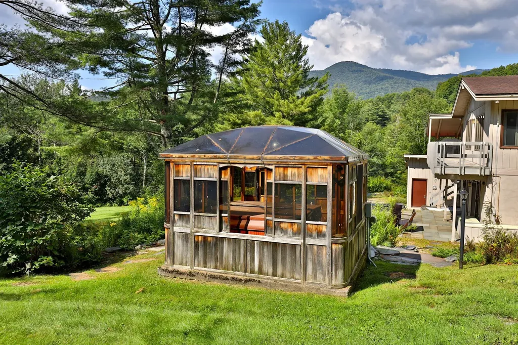 121 Jenny Pond Road Pittsfield VT 05762