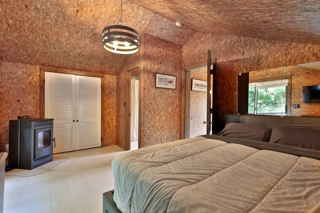 121 Jenny Pond Road Pittsfield VT 05762