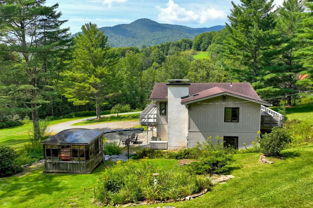 121 Jenny Pond Road Pittsfield VT 05762