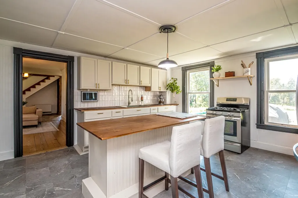 46 South Lunenburg Road Lunenburg VT 05906