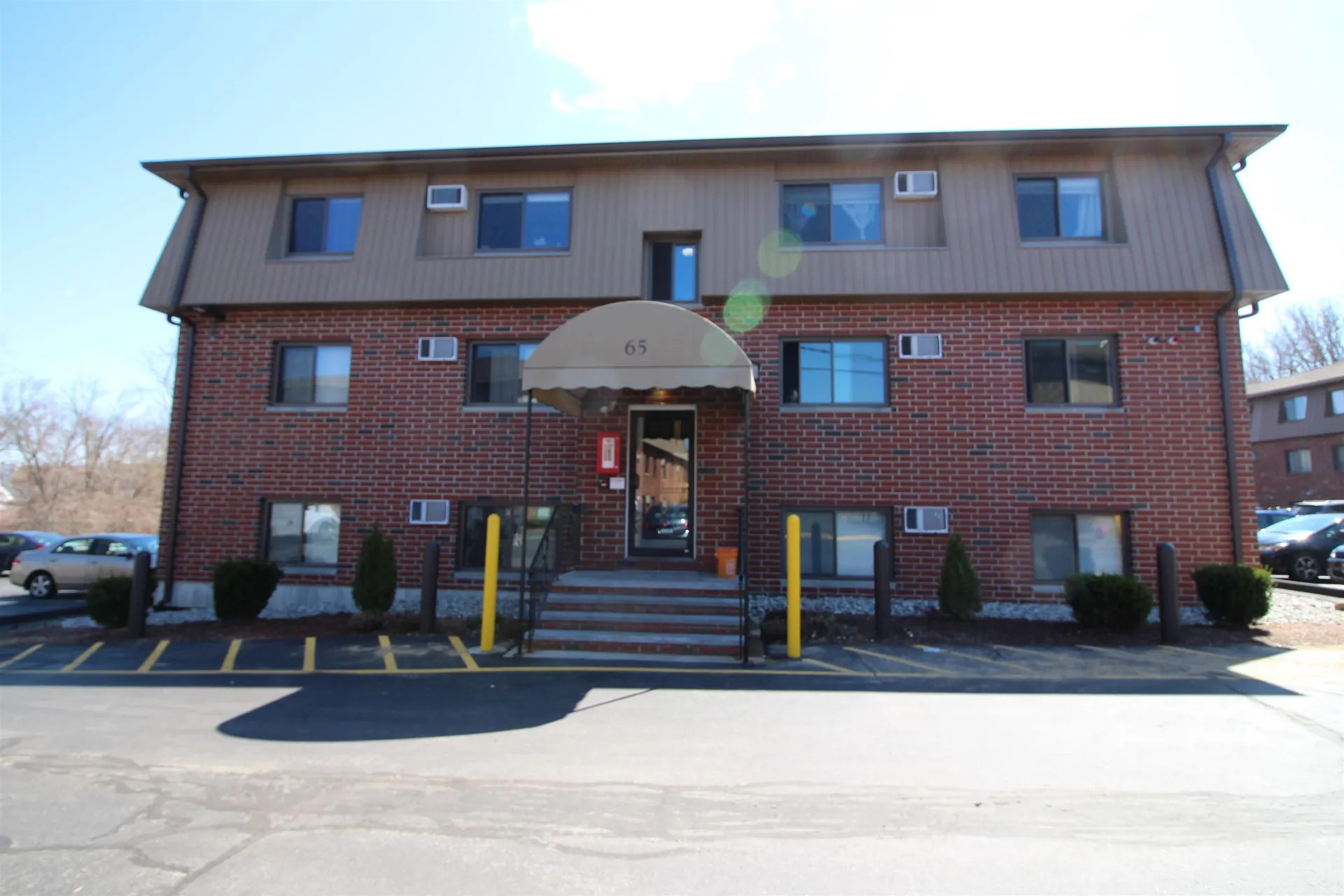 65 Log Street Manchester NH 03101