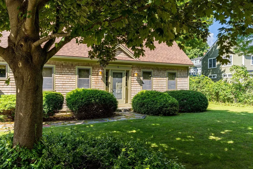 5 Jenkins Avenue Portsmouth NH 03801