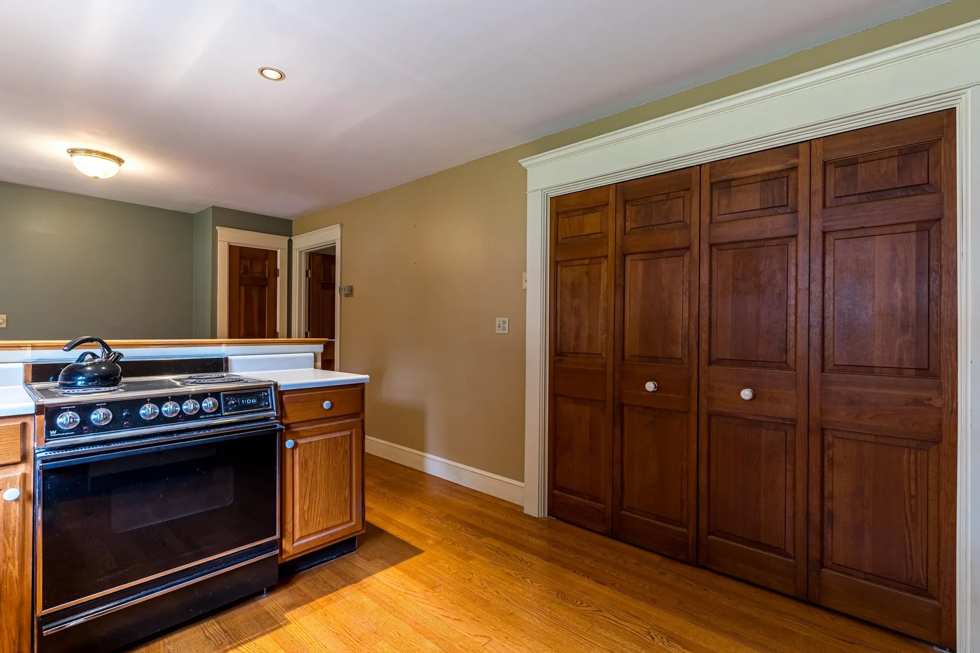 5 Jenkins Avenue Portsmouth NH 03801
