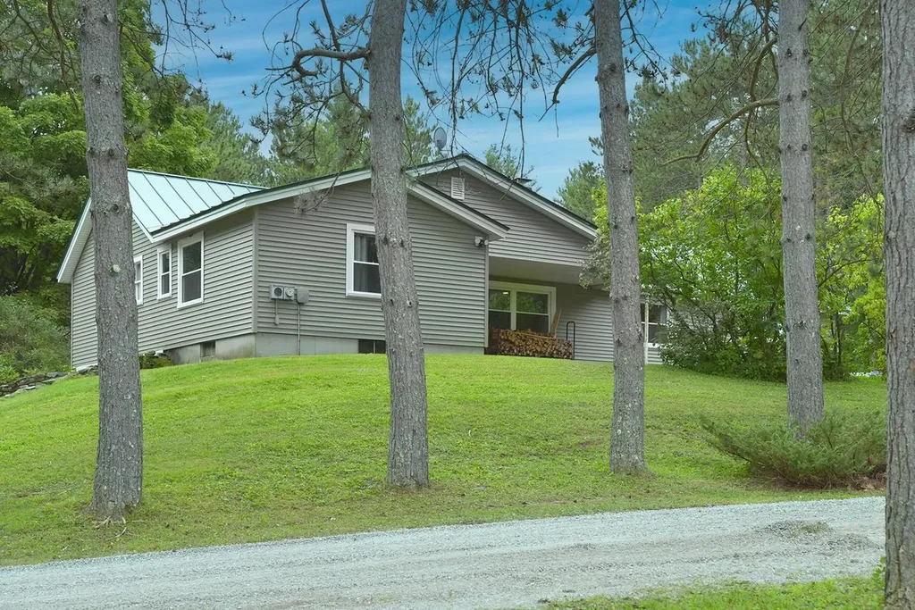 182 Reservoir Road Deering NH 03244