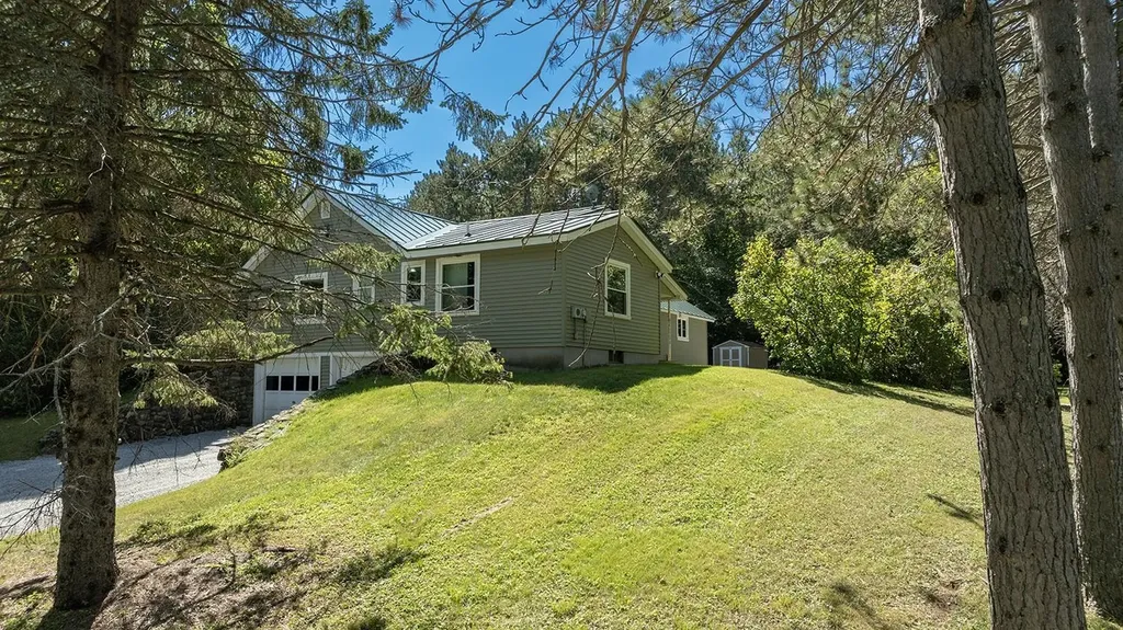 182 Reservoir Road Deering NH 03244