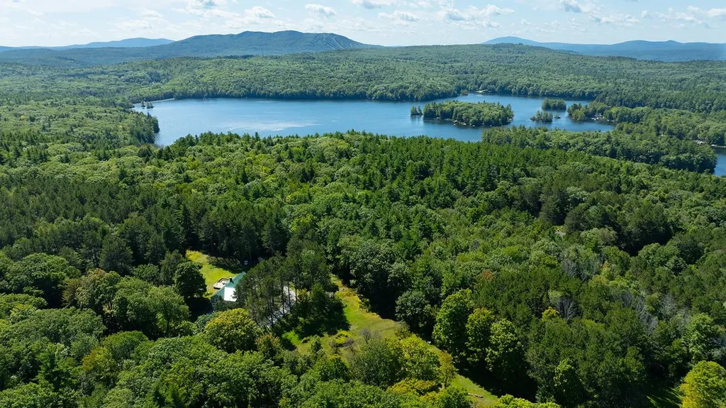 182 Reservoir Road Deering NH 03244