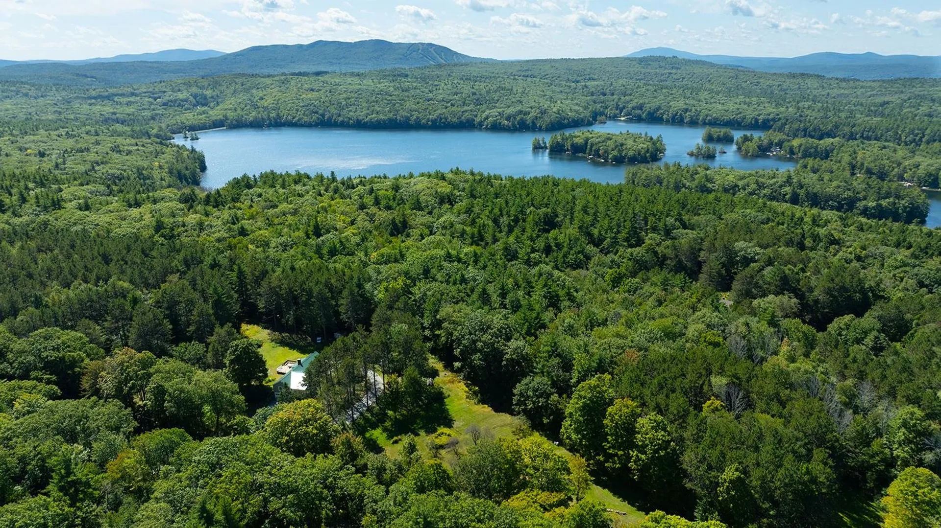182 Reservoir Road Deering NH 03244
