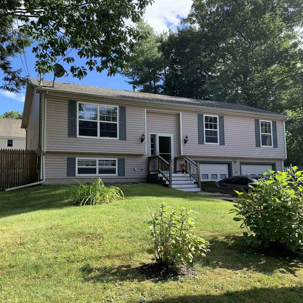 17 Davis Boulevard Rochester NH 03868