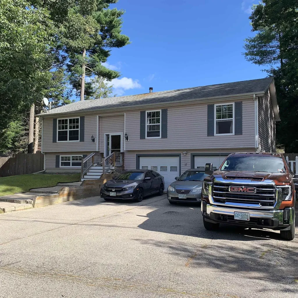 17 Davis Boulevard Rochester NH 03868