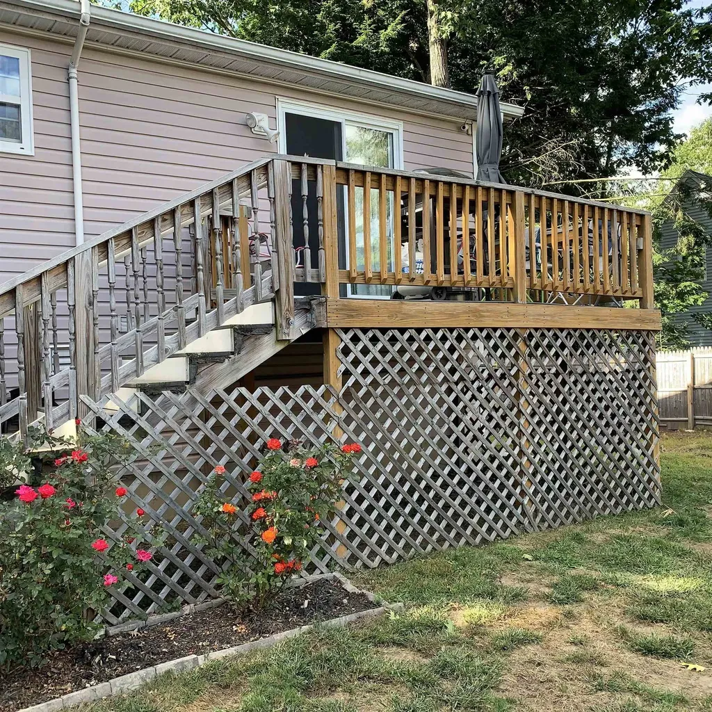 17 Davis Boulevard Rochester NH 03868