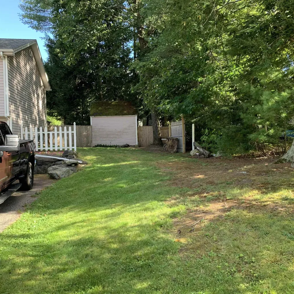 17 Davis Boulevard Rochester NH 03868