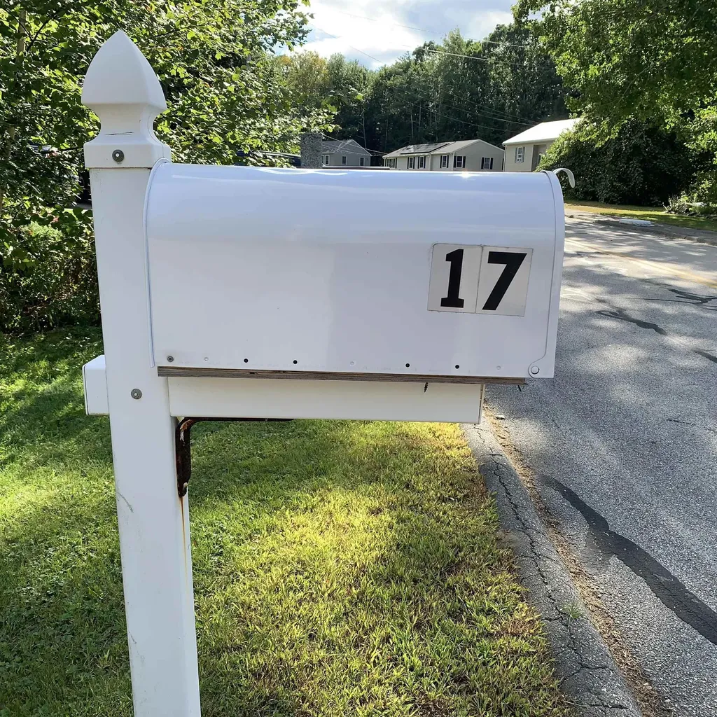 17 Davis Boulevard Rochester NH 03868