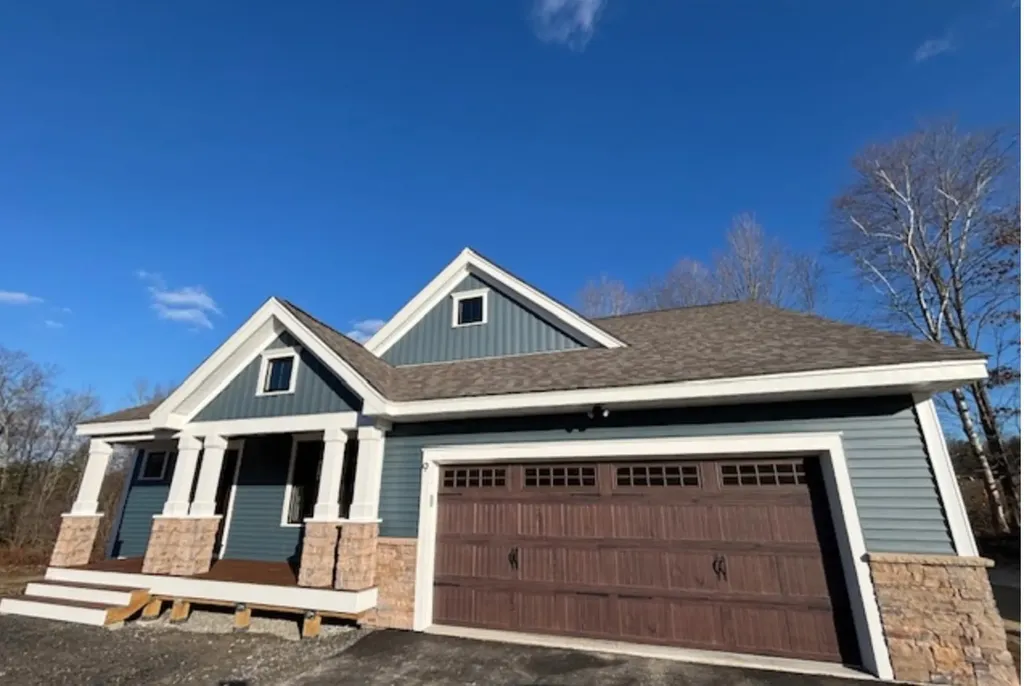 9 Edgewater Drive Brentwood NH 03833