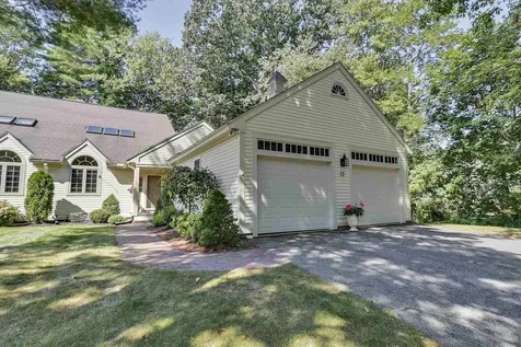 13 Peninsula Drive Stratham NH 03885