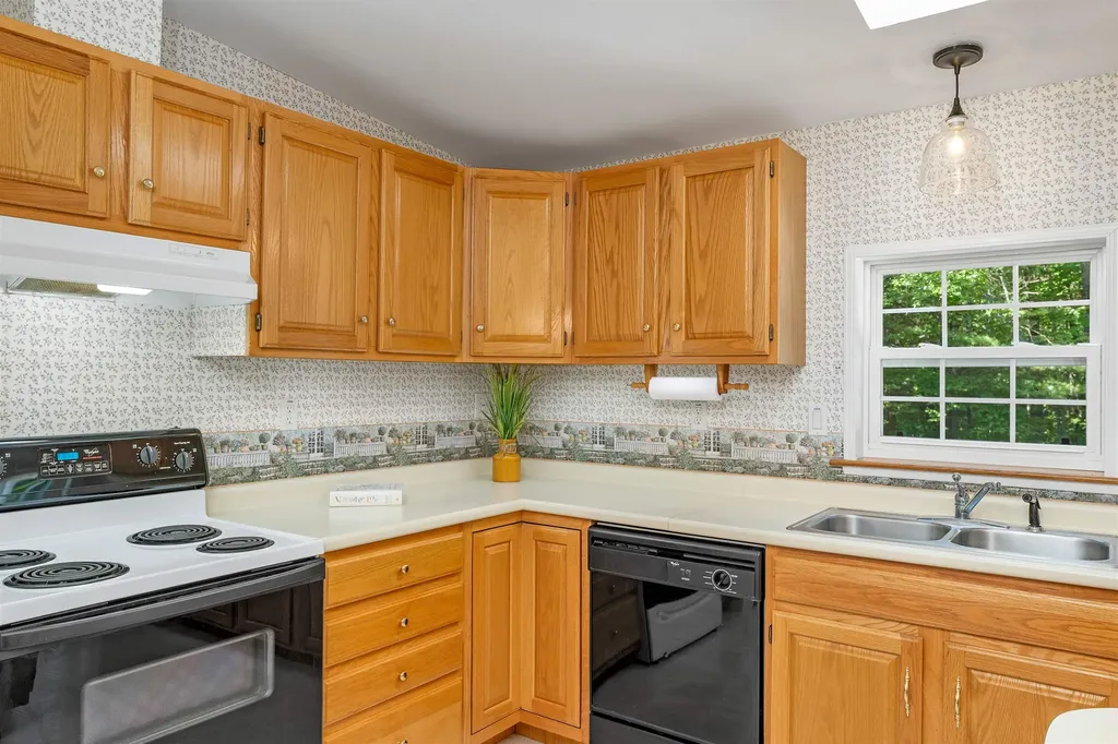 14 Moultrie Drive Wolfeboro NH 03894