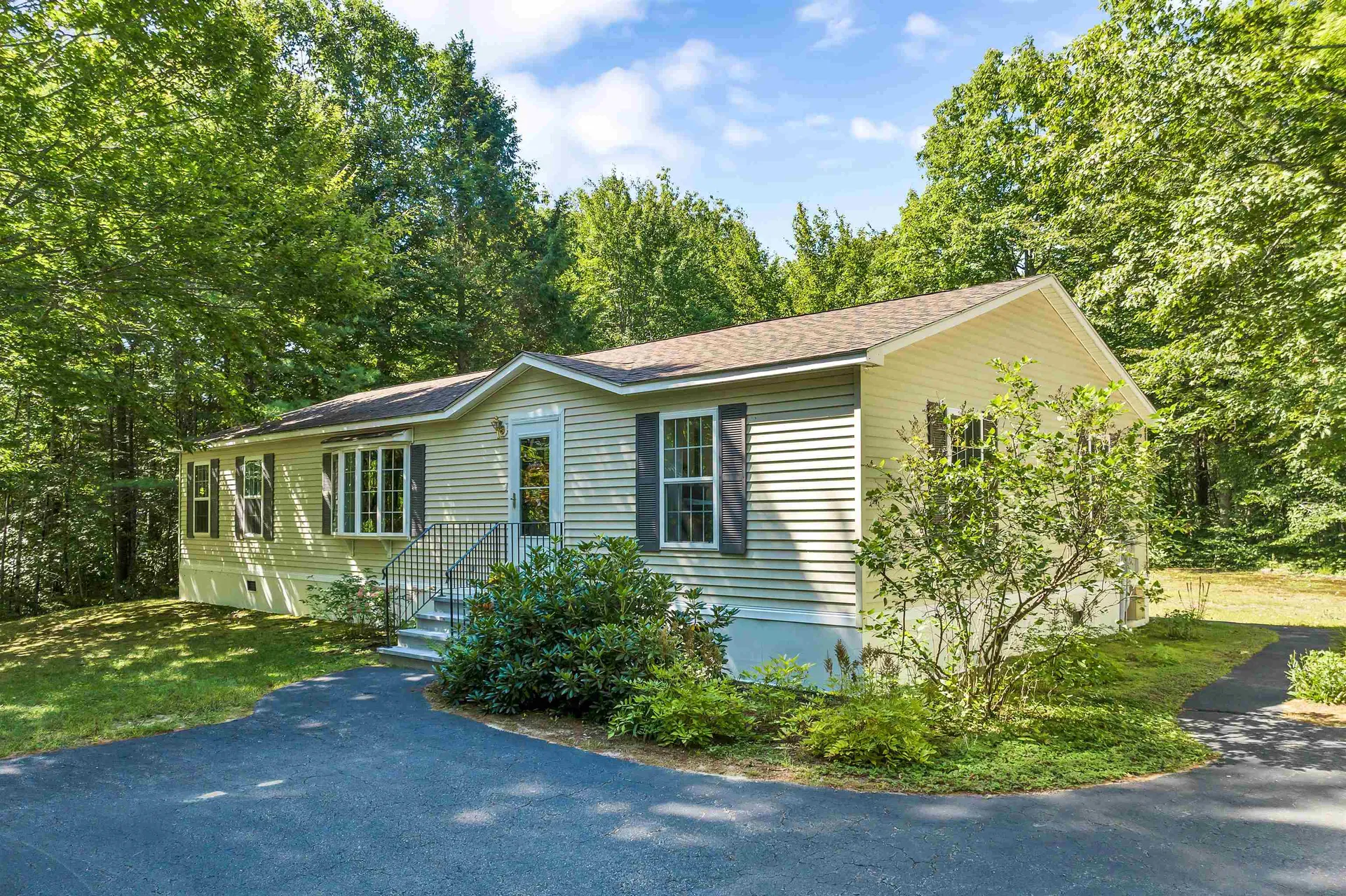 14 Moultrie Drive Wolfeboro NH 03894