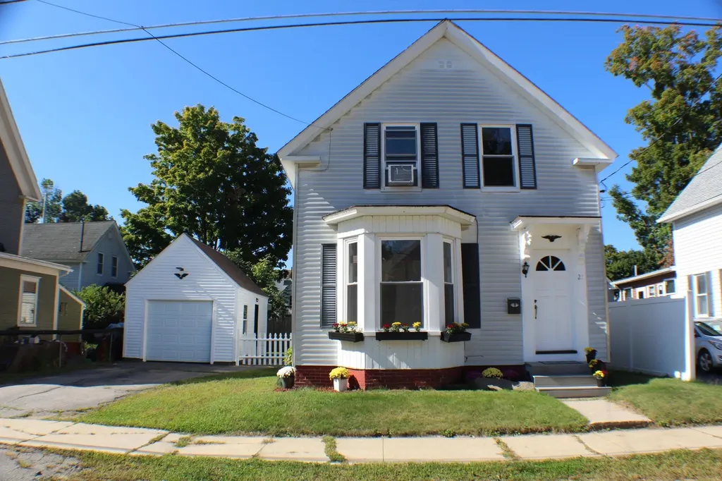 21 Silver Street Rochester NH 03867