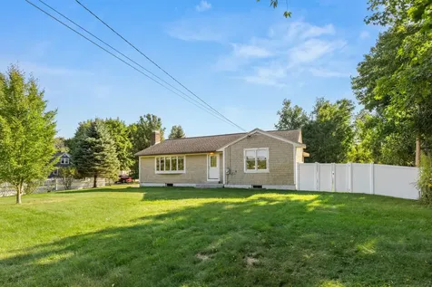 2 Falls Way Greenland NH 03840