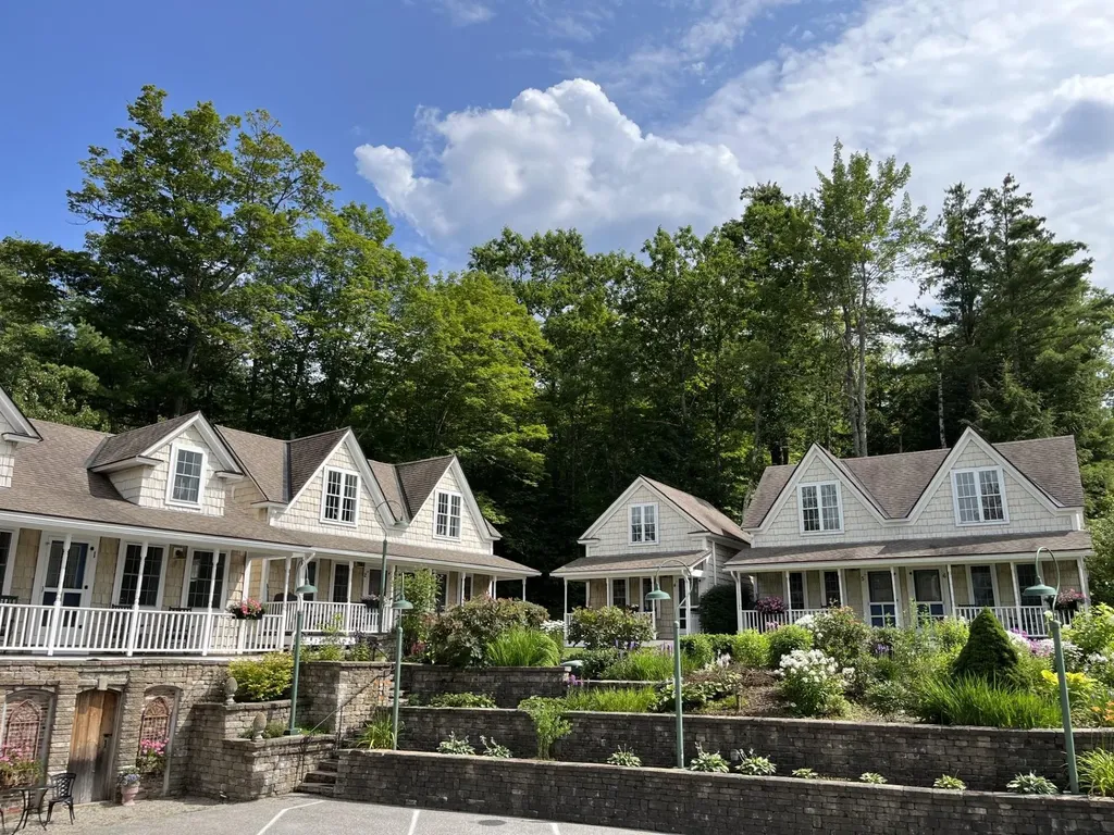 4 Lake Avenue Sunapee NH 03782