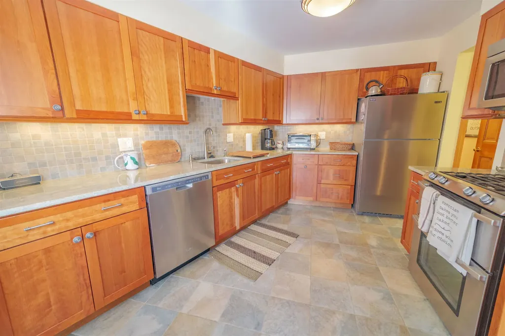 11 Dutchman Lane Wilmington VT 05363