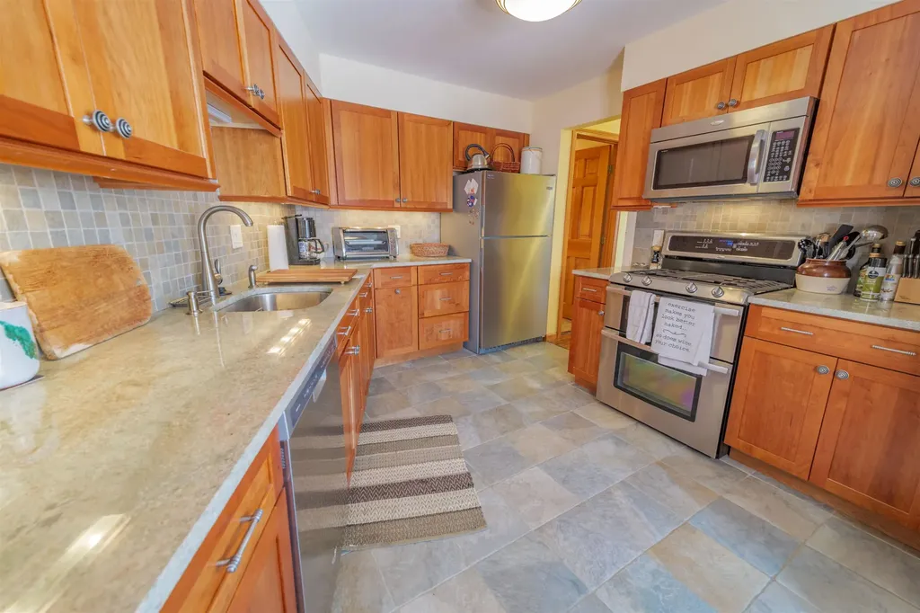 11 Dutchman Lane Wilmington VT 05363