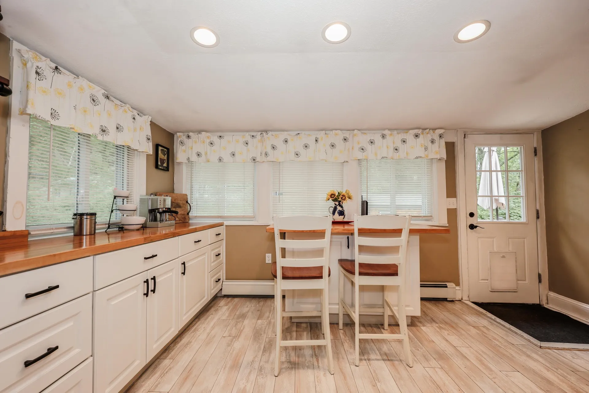 3 Viau Road Windham NH 03087