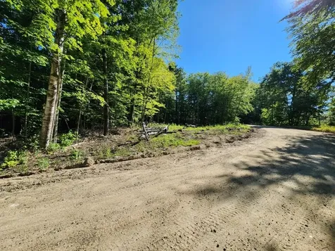 23 Colonial Road Laconia NH 03246