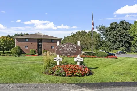 134 Abbott Farm Lane Hudson NH 03051