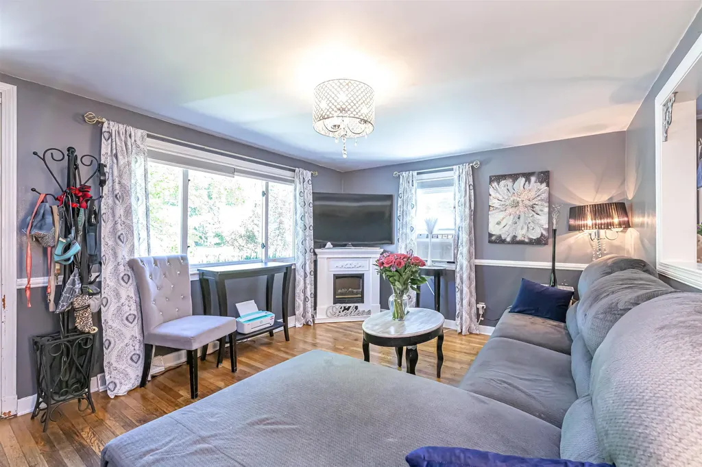 14 Coburn Avenue Pelham NH 03076