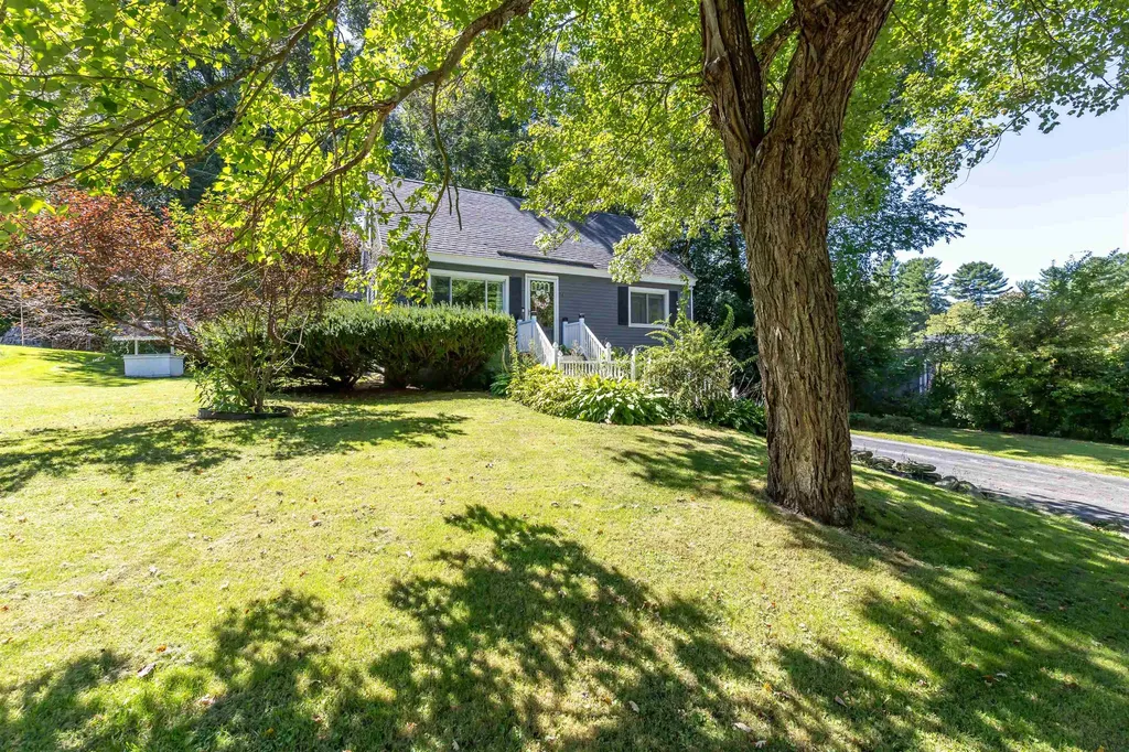 14 Coburn Avenue Pelham NH 03076